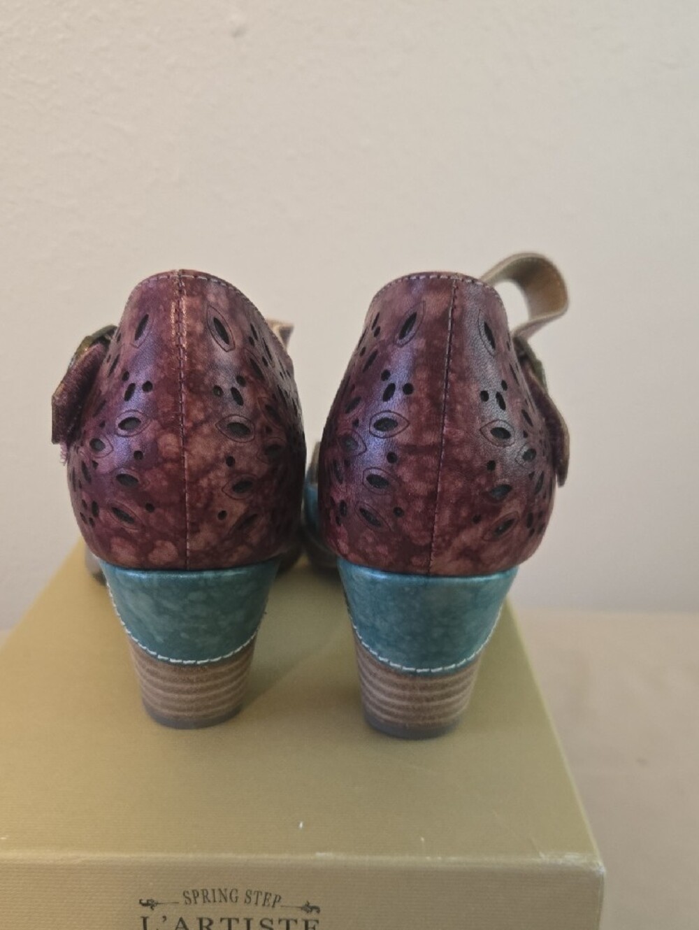 L'ATISTE Parchetta-Blum Blue Multi Two-Tone Floral Cutout Heel - Picture 4 of 7